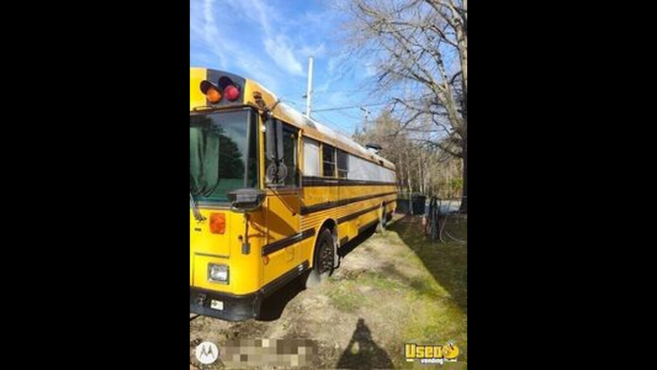 2001 Diesel Thomas Built Bustaurant Mobile Kitchen Food Truck for Sale in North Carolina!