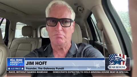 PRESIDENT TRUMP WAS LEFT STANDING ON A BROKEN ESCALATOR AT THE UN