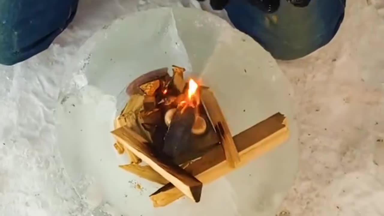 This rainbow ice igloo is pure winter joy 🌈❄️
