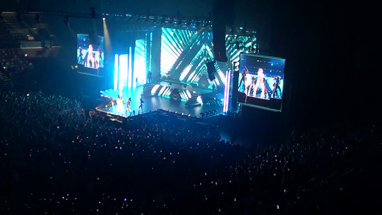 ✨ Jennifer Lopez – Concert & Show in Budapest ✨