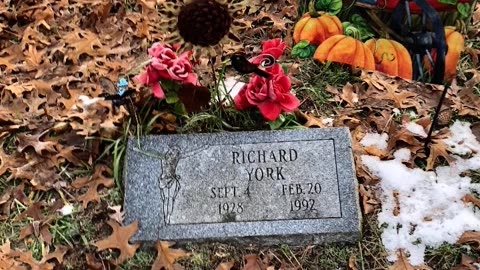 FAMOUS GRAVES - VOL. 650: DICK YORK