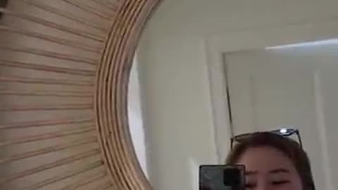 When you're too short to reach the mirror! 😅😂 #funnyshorts #southafrica #filipina #shortgirlproblems
