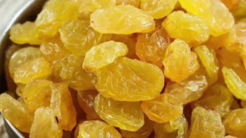 सर्दियों में मुनक्का खाने के तीन ज़बरदस्त फायदेshealth #trend #short #facts #viral #reels