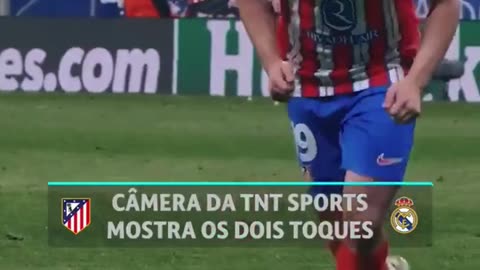 TNT SPORTS Camera published a clear footage of Alvarez touching the ball with both feet