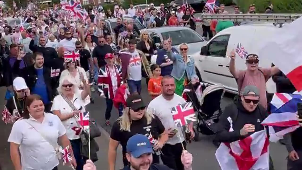 West Drayton residents out in force today 💪💪🏴󠁧󠁢󠁥󠁮󠁧󠁿🏴󠁧󠁢󠁥󠁮󠁧󠁿