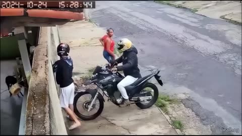 Spontaneous Laughter: Hilarious Moments Caught on Camera!