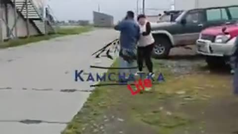 Tërmeti 8.8 ballë në Rusi, momenti i lëkundjeve të frikshme