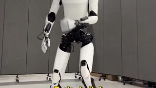 Robot de Elon Musk ha aprendido a bailar mejor que algunos humanos