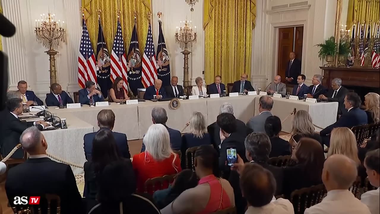 HILARIOUS MOMENT_ Trump’s JOKE About Dr. Oz CRACKS UP CROWD