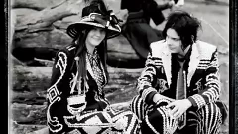 White Stripes "LITTLE CREAM SODA🥤"