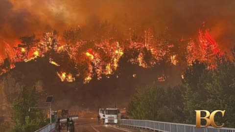 Greece: Wildfires continue to burn with danger mounting