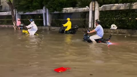 Mega dam on alert! China in chaos as typhoon triggers flooding across cities