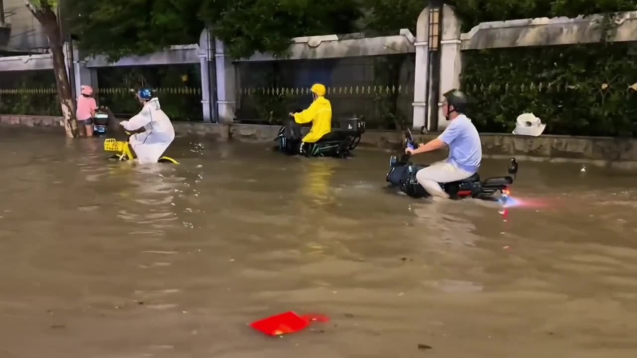 Mega dam on alert! China in chaos as typhoon triggers flooding across cities