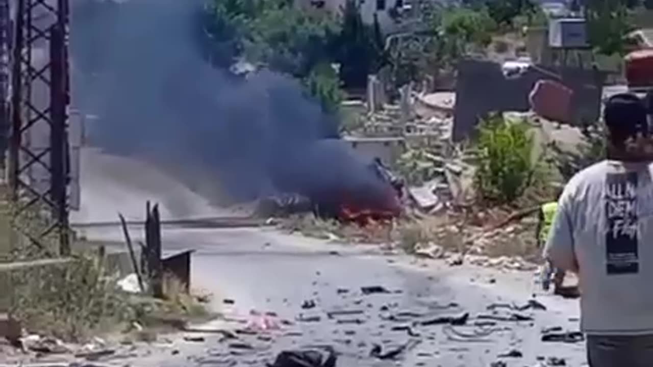 According to Arab reports: Israel attacked a vehicle in the village of Hula in southern Lebanon.