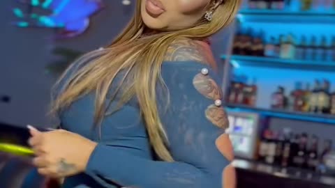 Queen vee bosset