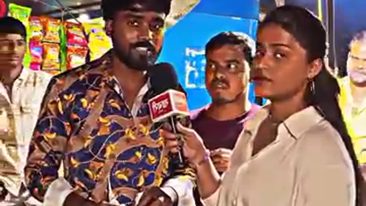 Ye To aage se kisi ka interview nhi legi😂😂🤣🤣galat huva ladki ke sath😂😂