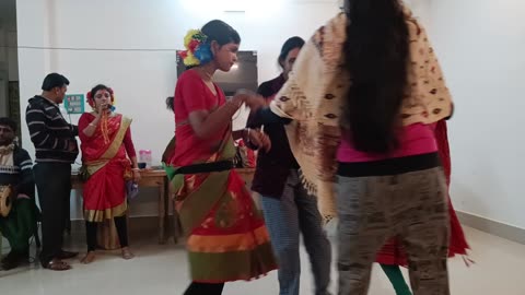 Tourist & local traditional culture