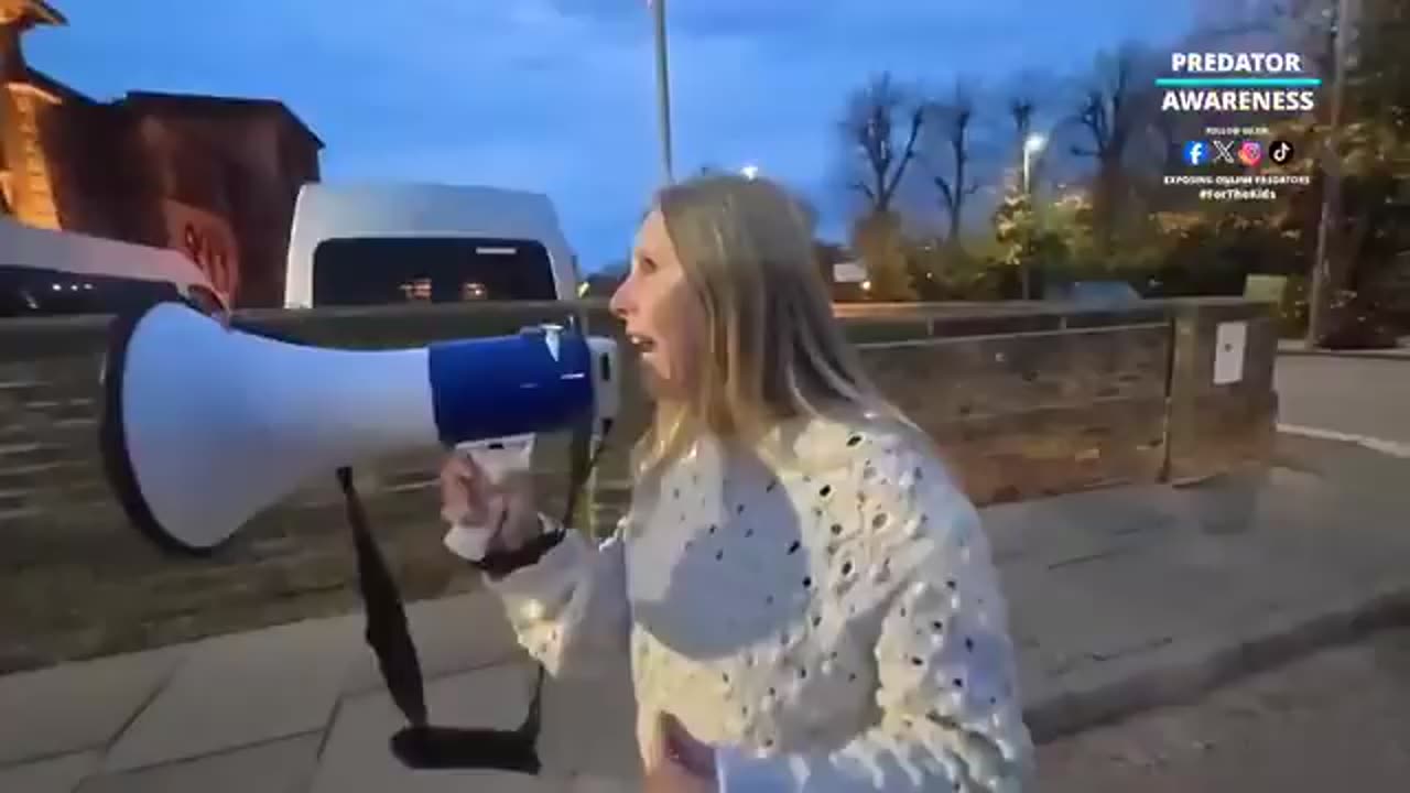 🚨 BREAKING: FURIOUS LOCAL MOTHER STORMS HMP WANDSWORTH AFTER...