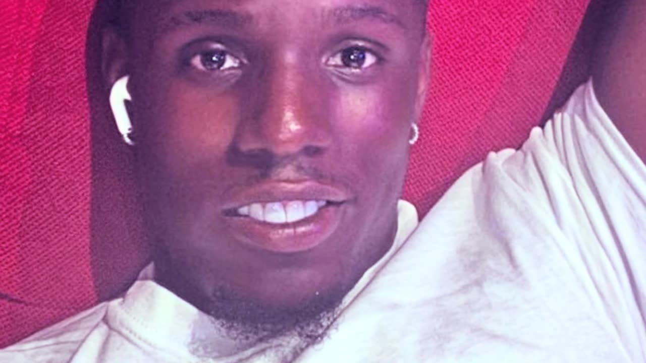 Jamal Roberts Teases New Music Project in Relaxed Facebook Selfie – Fans React! - WorldEye