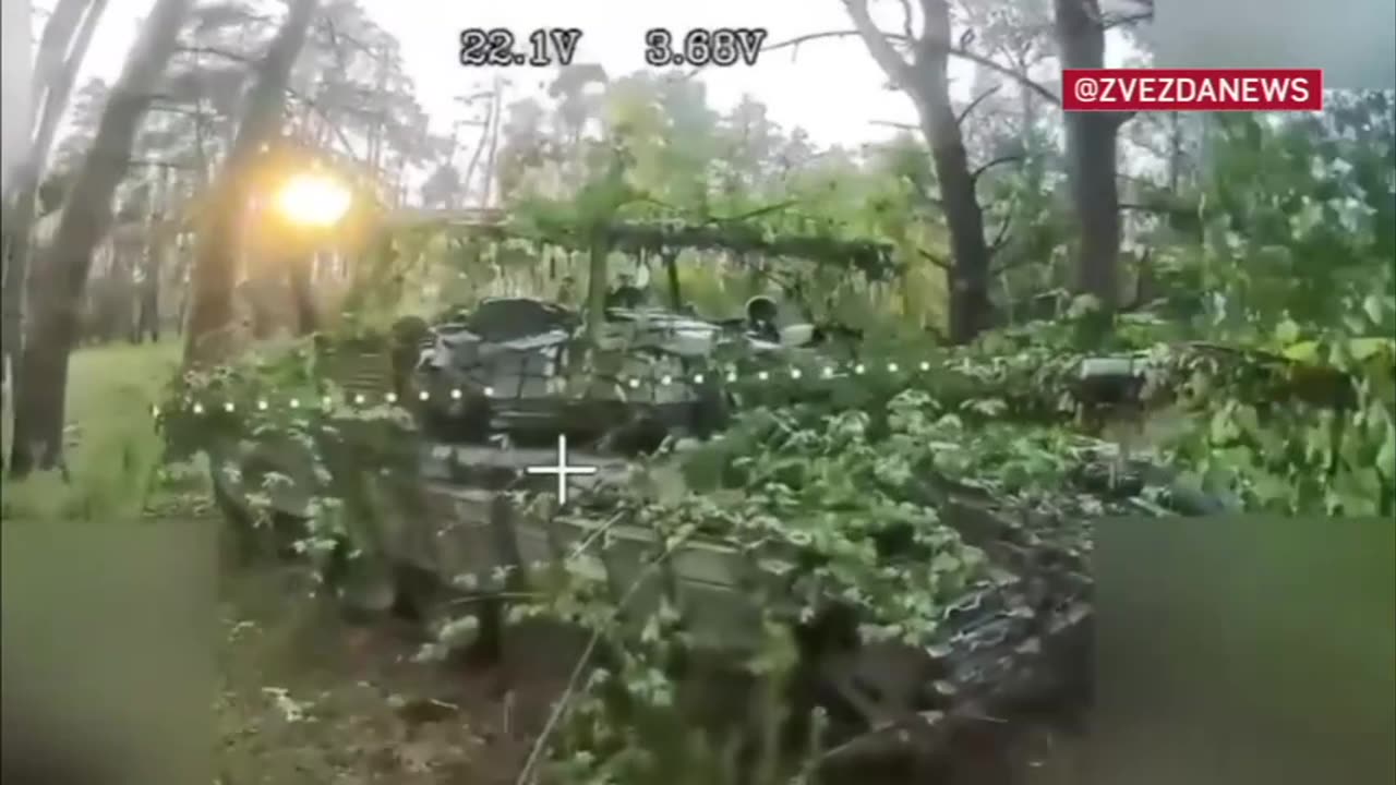 🇺🇦Leopard and T-72 tanks destroyed by drone strikes on the Kupyansk Direction