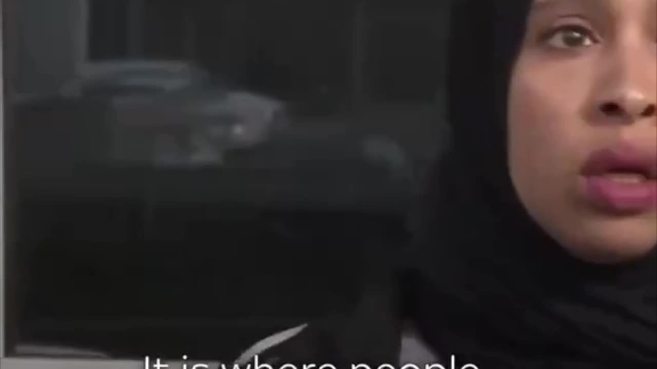 A Muslim Woman is very Angry with her free Living conditions..