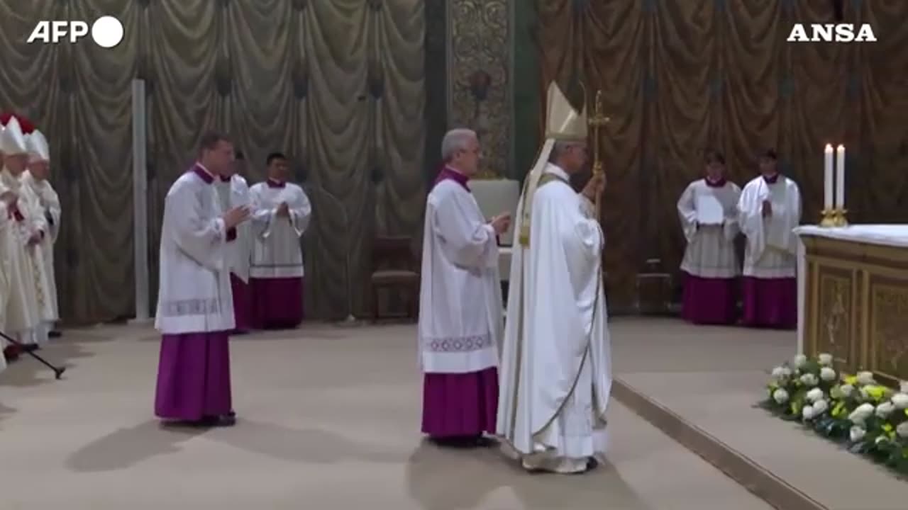 Lo stemma e i paramenti; ecco i simboli del nuovo Papa Leone XIV,legati alla tradizione, ma mantengono un segno di continuita' con le eresie di Papa Francesco,l'idolatria e il paganesimo del cattolicesimo romano alla Pachamama