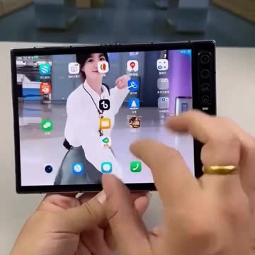 The Royole FlexPai 2