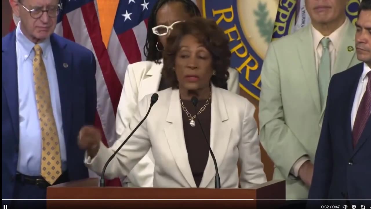 Dân biểu Maxine Waters (D): "Không có bạo lực ở LA. Đừng tin vào những gì bạn thấy."