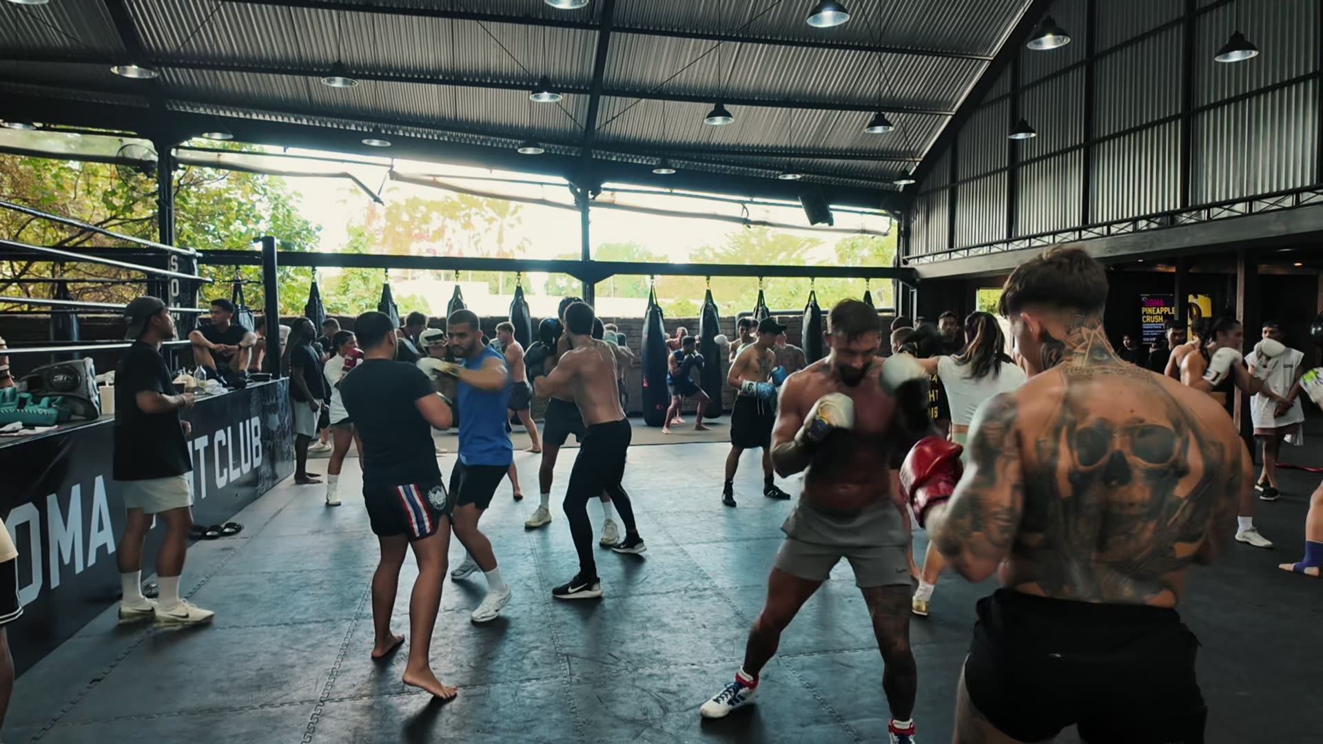 Boxing like John Wayne on Coca*ne