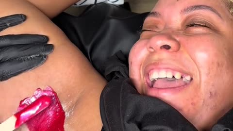 Sister’s First Underarm Wax Using Cherry Desire by Sexy Smooth | Real Reactions by @TheKhloGloBeauty