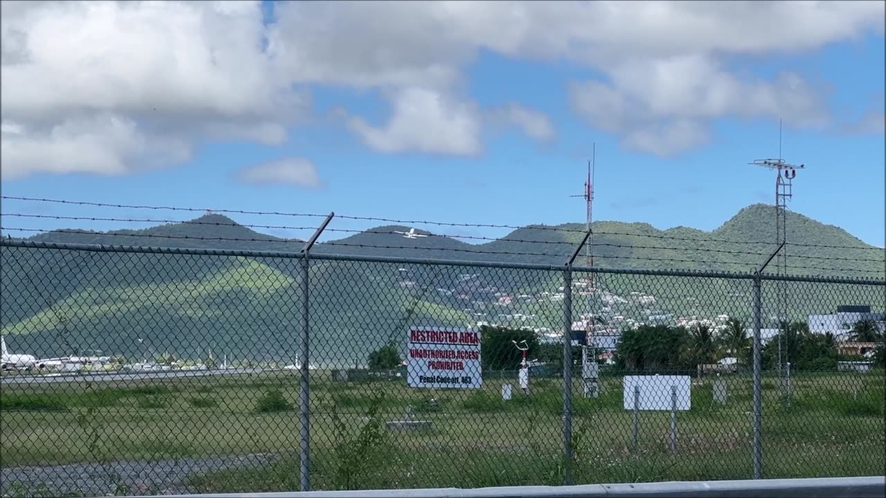 St. Maarten Maho Beach Planes 2024