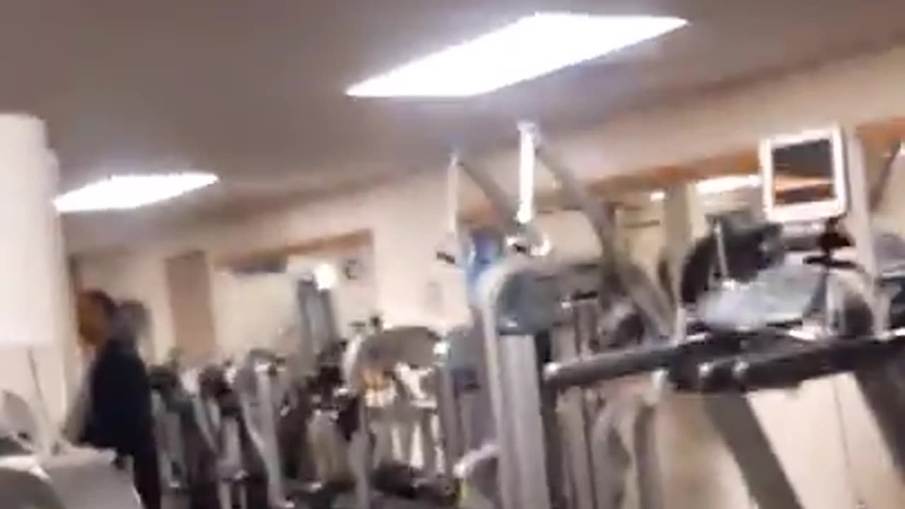 GYM OWNER GAS LIGHTS ME