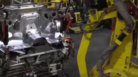 Trump LOSES IT As GM SHUTS Down U.S. Plants – Detroit’s AUTO HEARTLAND IMPLODES