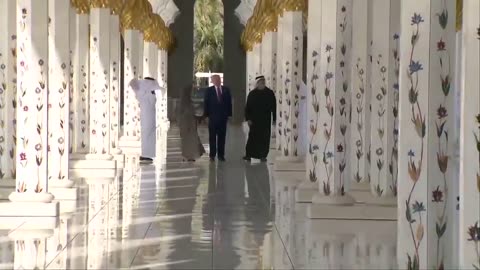 POTUS tours the Sheikh Zayed Grand Mosque in Abu Dhabi