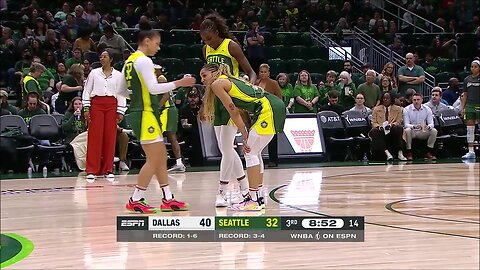 👀 DIRTY play by DiJonai Carrington rolls Gabby Williams' ankle, NO FOUL | WNBA women's basketball