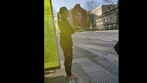 Girls/women who, from my observations, must have been freezing in the light north wind