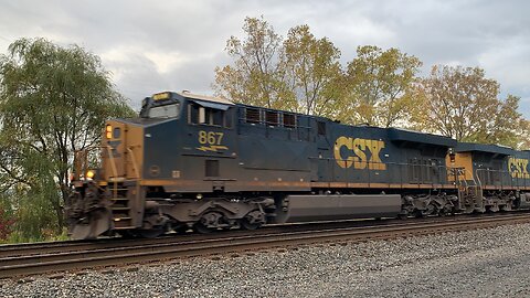 CSX Train engines 867 and 5354 head East with a delayed horn salute
