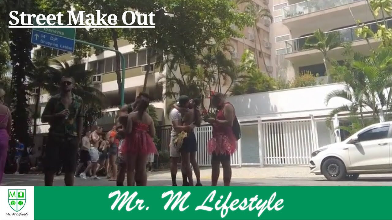 Street Make Out Approach In Rio de Janeiro, Brazil
