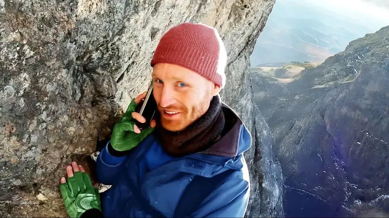 Your Daily Dose Of Internet - Worst Time and Place for a Phone Call