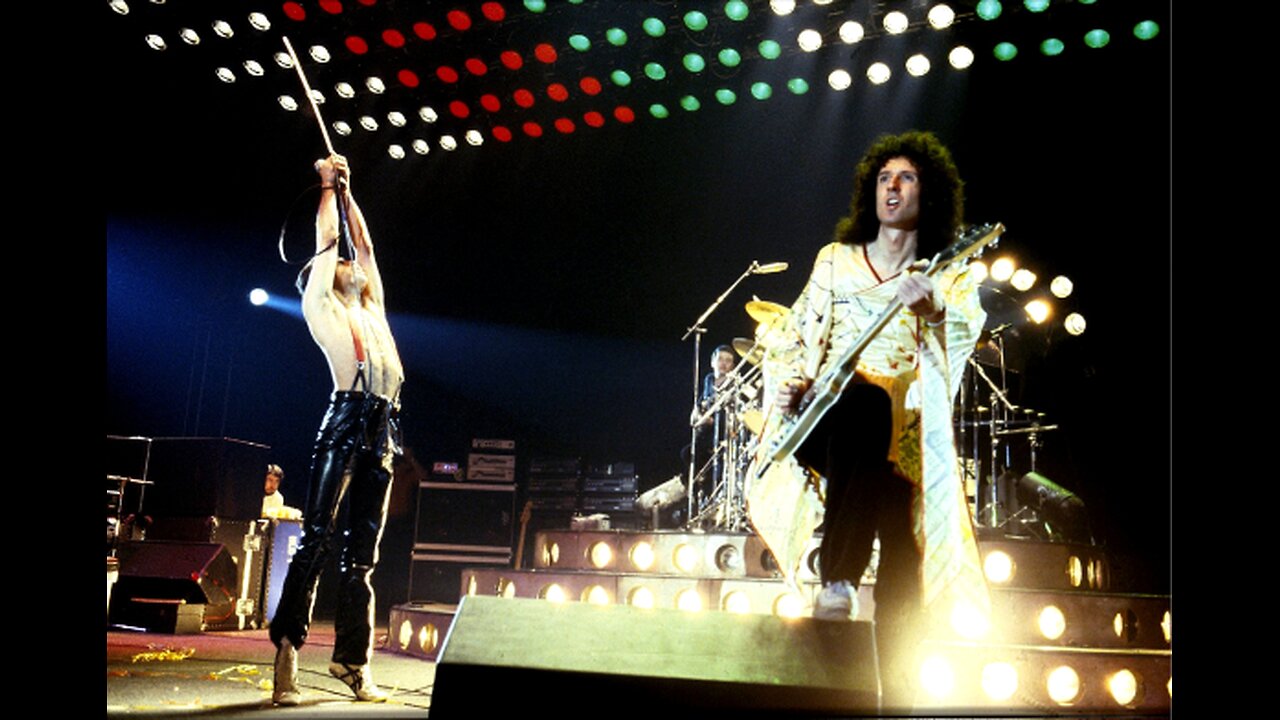 Bohemian Rhapsody ~ Queen ( Live )