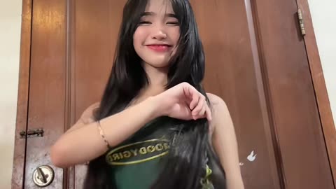 TRENDING SEXY DANCE IN GREEN FOLLOW FOR MORE