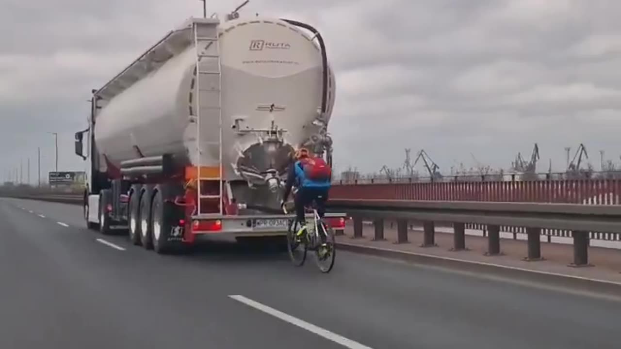 Tak wygląda głupota?