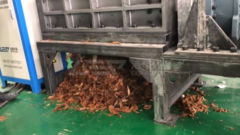 Unstoppable Power! Double Shaft Shredder for Tree Bark & Wood Waste