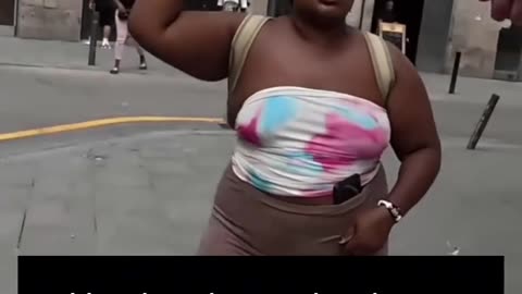 Turista y español huyen tras ser increpados en una calle de España: crece la inseguridad en Europa