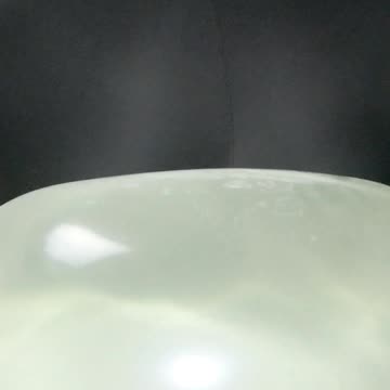 Na vodním balónku sedím zpocená, pleskám, nevykoupe!!!