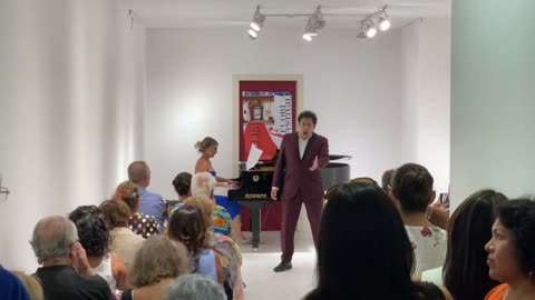 Peruvian tenor Marco Hurtado sings Agustin Lara's song _Granada