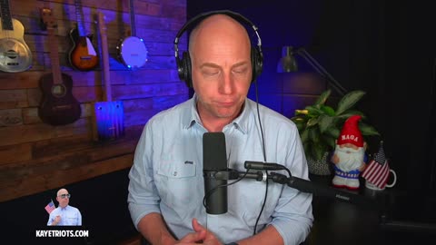 View Hosts Told to Stop Bashing Trump, Or Else! .......