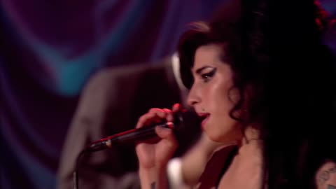 You Know I'm No Good - Amy Winehouse (live)