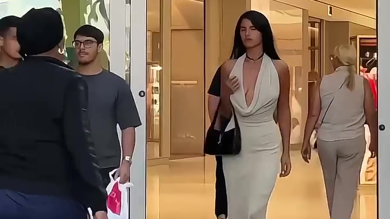 Dress Like It’s Already the Future 💫👖