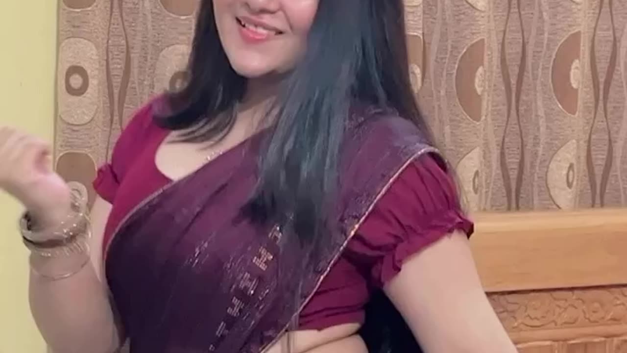 🔥 Solid Body | Haryanvi Dance Performance in Red Saree | Indoor Energetic Dance